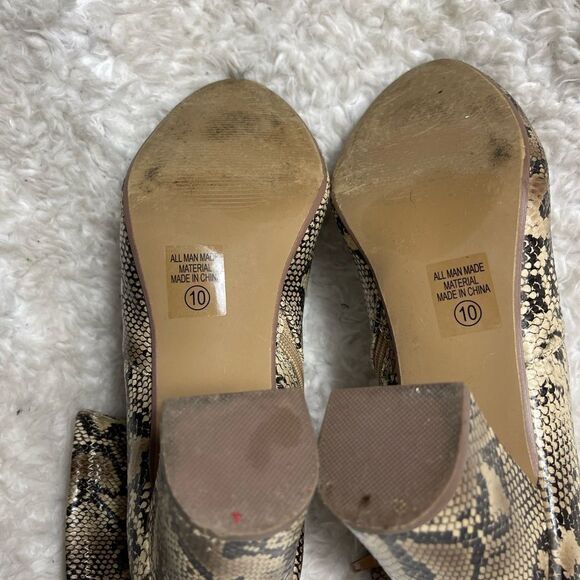 Delicious UNDER Chunky Heel Ankle Boots faux leather NATURAL PYTHON print SZ10 - Picture 8 of 8